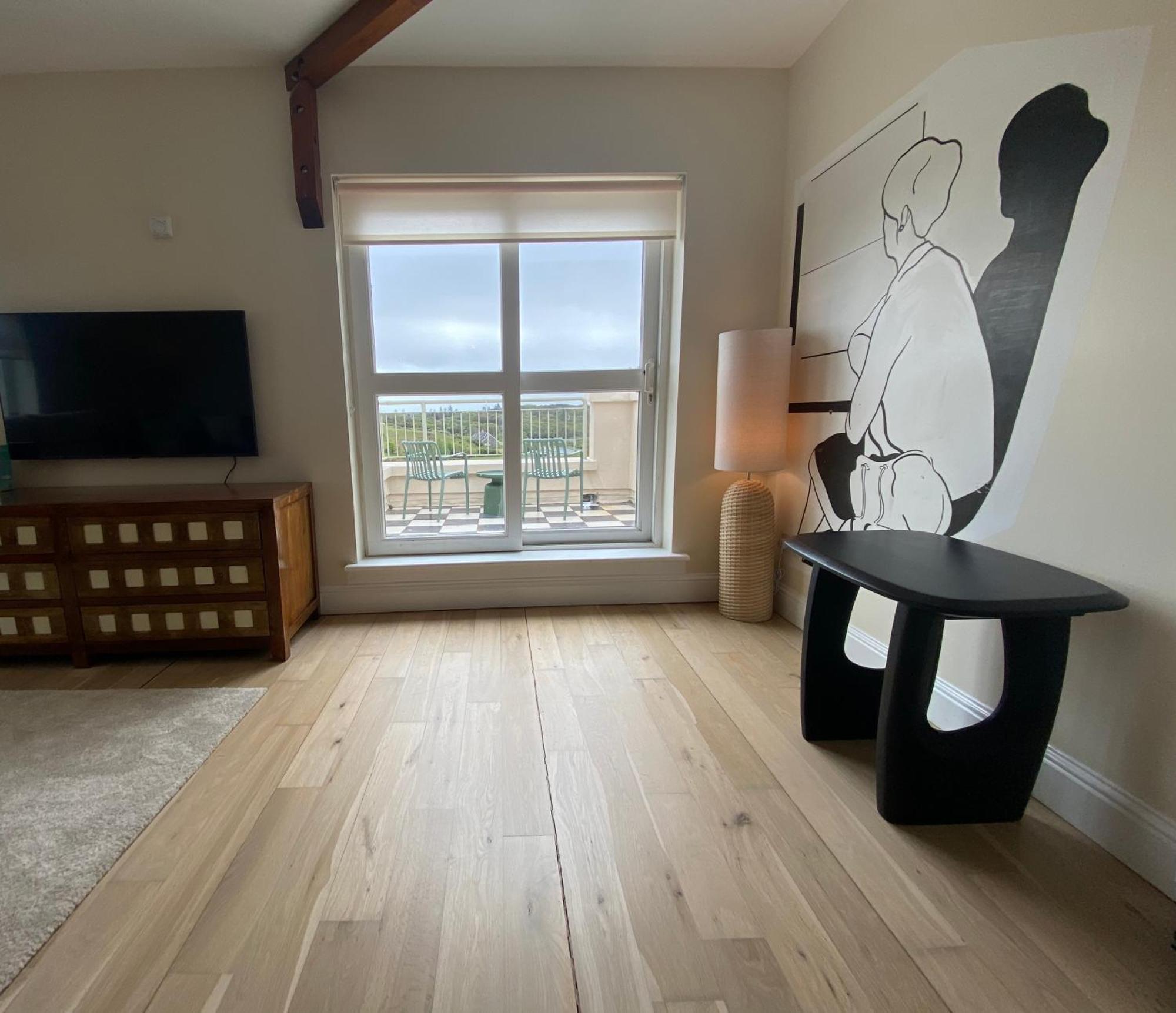 7 Bay Clifden